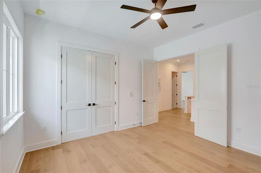 Spacious, unfurnished interior of a new home in , Tampa (Image 68).