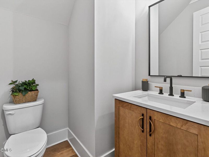 027-1280x960-half-bath