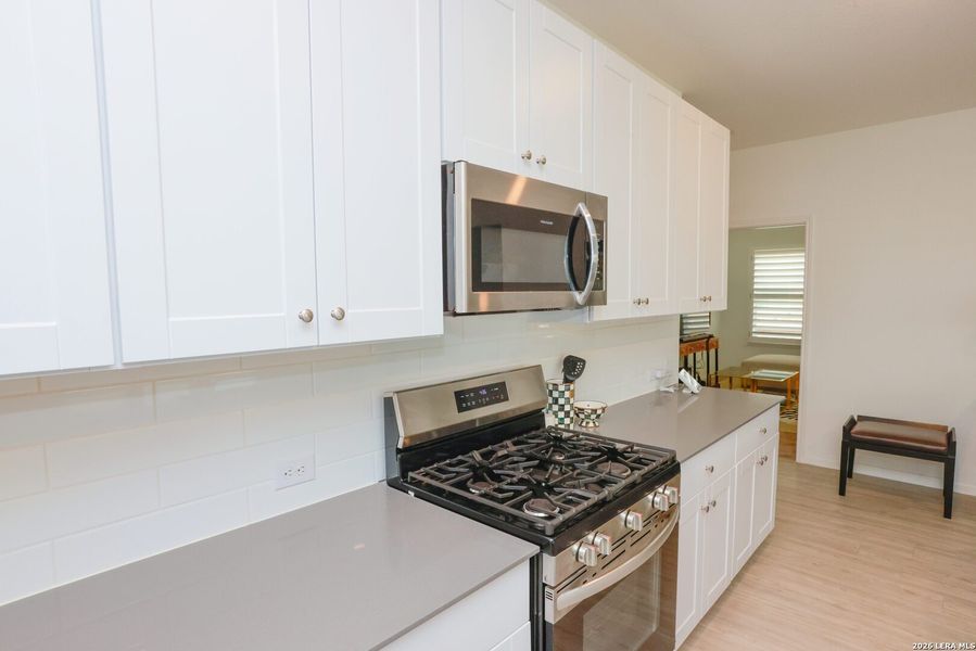 Furnished interior view inside a new home in Hidden Trails, Bulverde (Image 48).