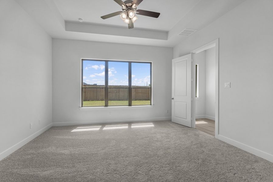Spacious, unfurnished interior of a new home in Sienna, Missouri City (Image 13). Spacious, unfurnished interior of a new home in Sienna, Missouri City (Image 13).
