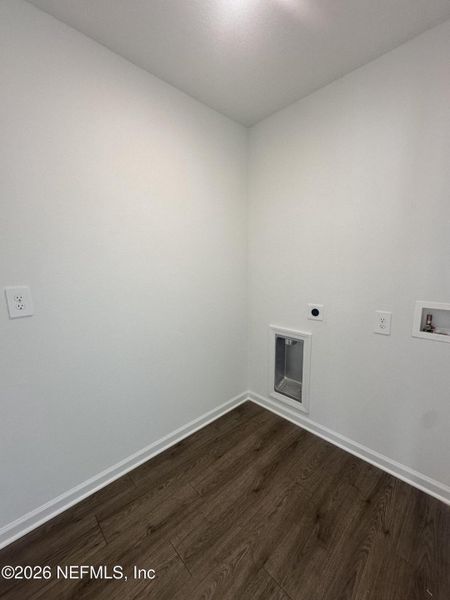 Spacious, unfurnished interior of a new home in Rookery, Green Cove Springs (Image 11).