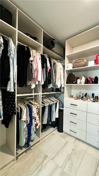 master room walking closet closet