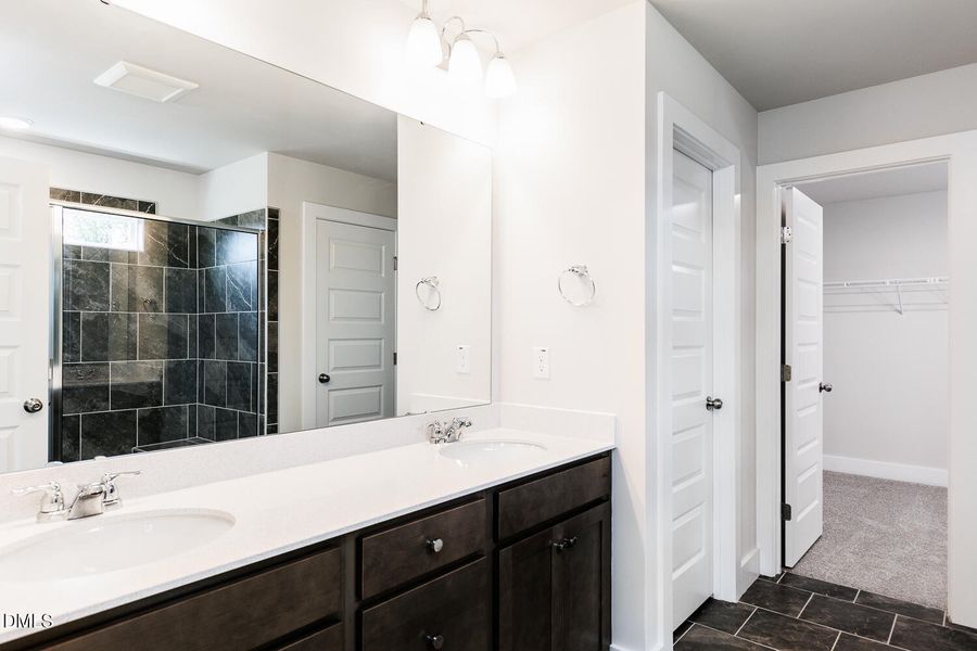 RDU_BeverlyPlace_Lot135_Redwood_QMI (18)