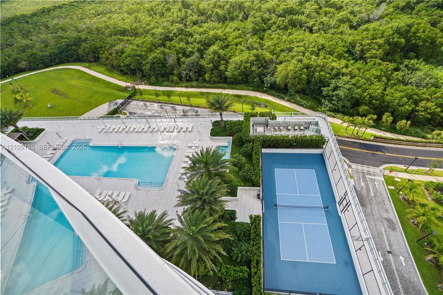 Community amenities in , North Miami (Image 50).