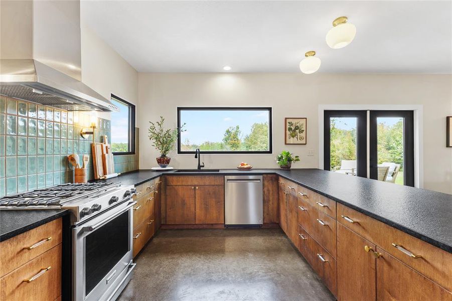 Furnished interior view inside a new home in , Sulphur Springs (Image 26).