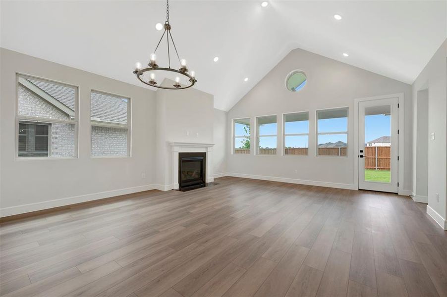 Spacious, unfurnished interior of a new home in Heritage Ranch, Sherman (Image 12).