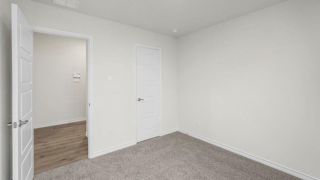Spacious, unfurnished interior of a new home in Elevon, Lavon (Image 16).