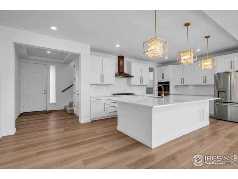 Quartz counters, upgraded cabinets Quartz counters, upgraded cabinets