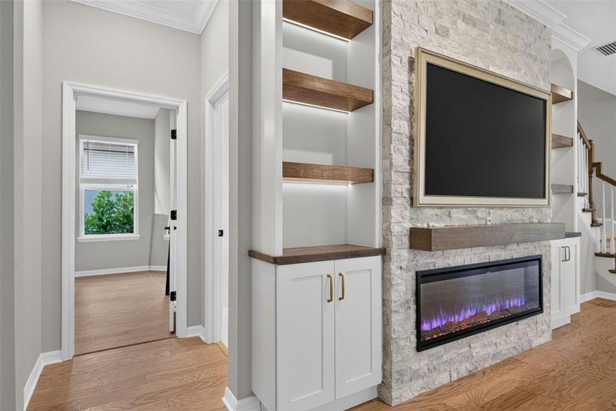 Furnished interior view inside a new home in , Bradenton (Image 7).