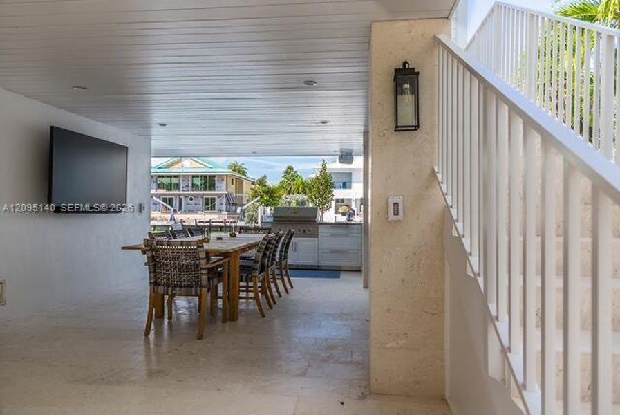 Exterior details and patio area of a home in , Islamorada, Village of Islands (Image 4).
