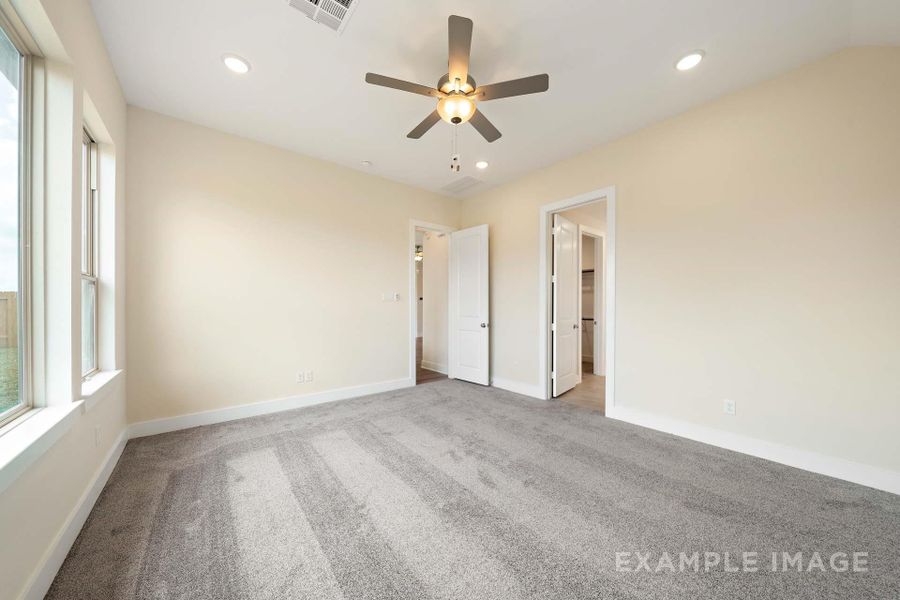 Spacious, unfurnished interior of a new home in Lago Mar, Texas City (Image 16).