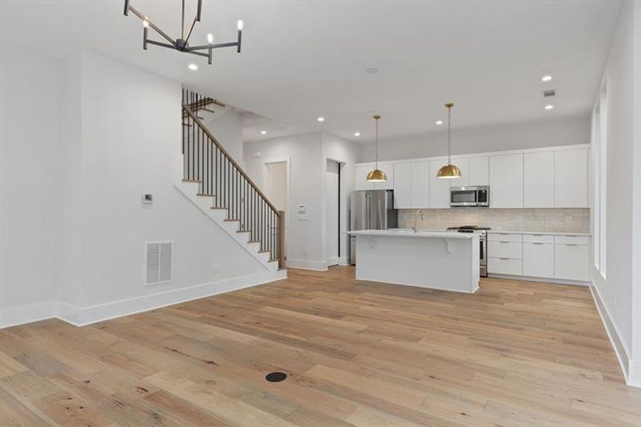 Spacious, unfurnished interior of a new home in , Atlanta (Image 21).