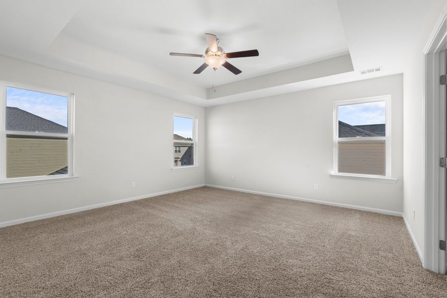 Spacious, unfurnished interior of a new home in McAllister Pointe, Richmond Hill (Image 15).