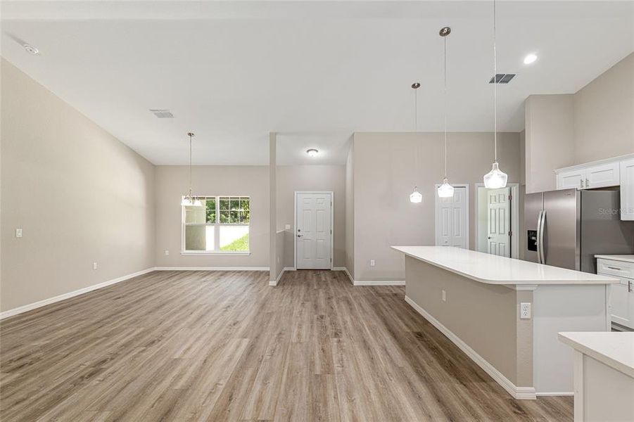 Spacious, unfurnished interior of a new home in , Dunnellon (Image 36).