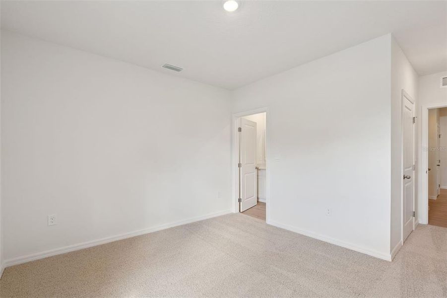 Spacious, unfurnished interior of a new home in , Ormond Beach (Image 20).