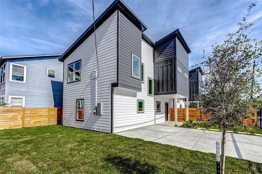 Front exterior of a new home in , Houston, TX, highlighting curb appeal (Image 25).