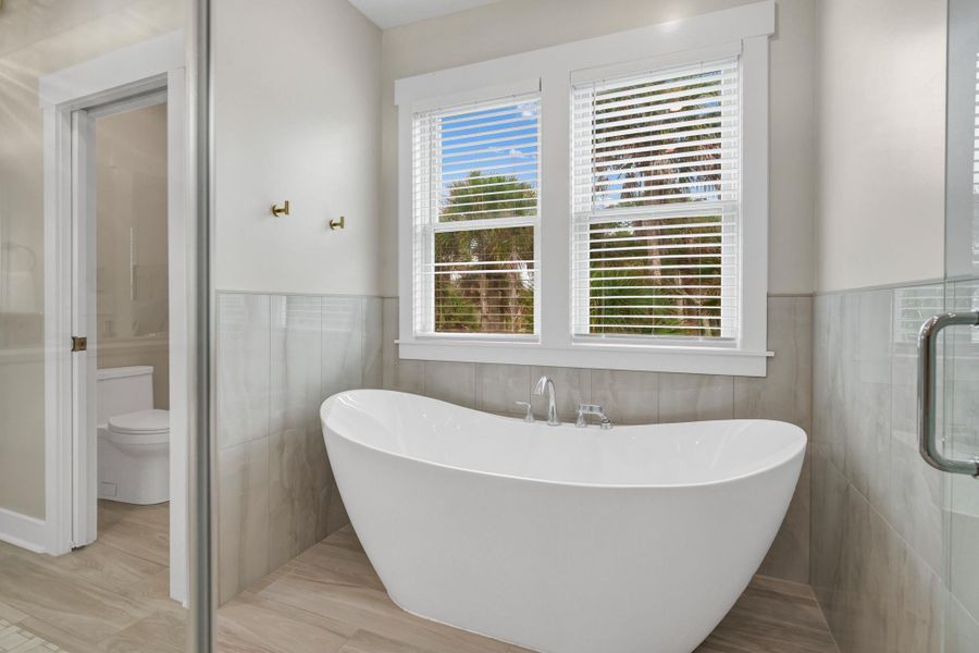 Furnished interior view inside a new home in , Edisto Island (Image 10).