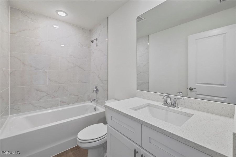 Furnished interior view inside a new home in Cape Coral, Cape Coral (Image 12).