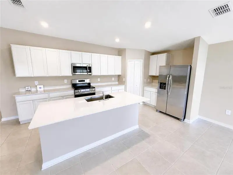 Furnished interior view inside a new home in , Lake Wales (Image 7).