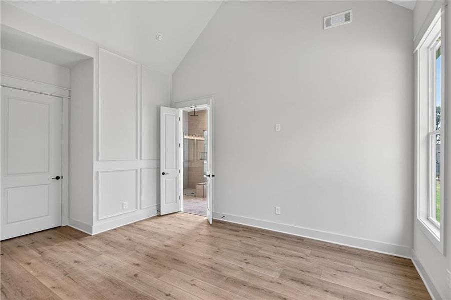 Spacious, unfurnished interior of a new home in , Dallas (Image 19).