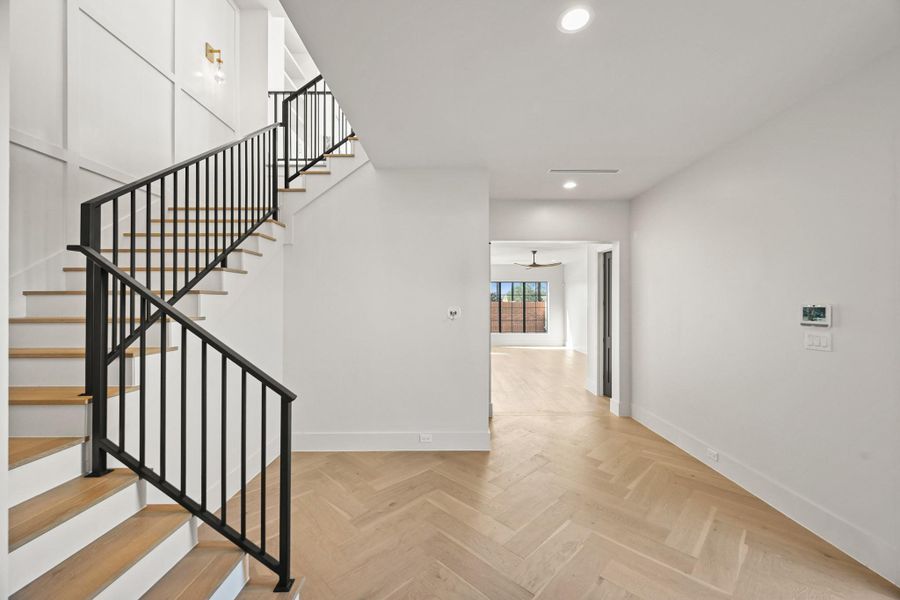 Spacious, unfurnished interior of a new home in , Sugar Land (Image 17). Spacious, unfurnished interior of a new home in , Sugar Land (Image 17).