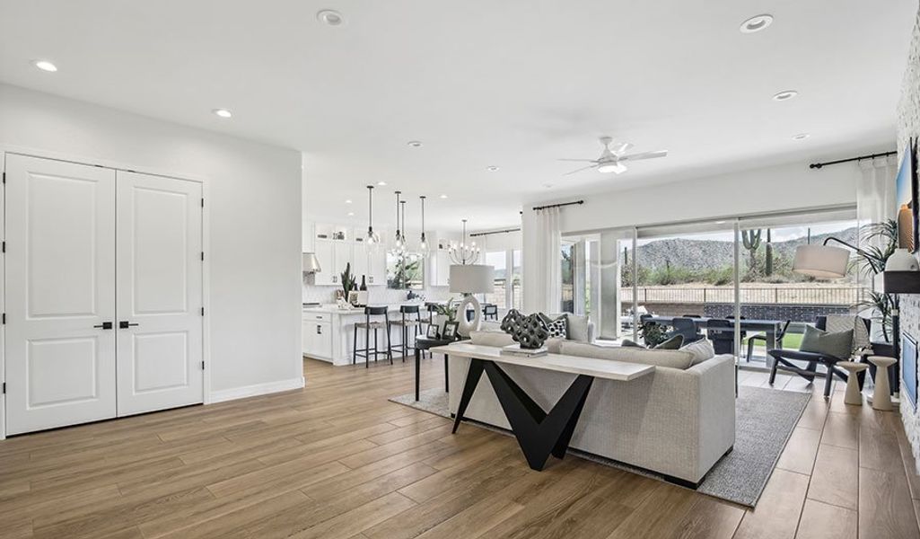 Holbrook-T31H-SaguaroReserve Great Room and Kitchen