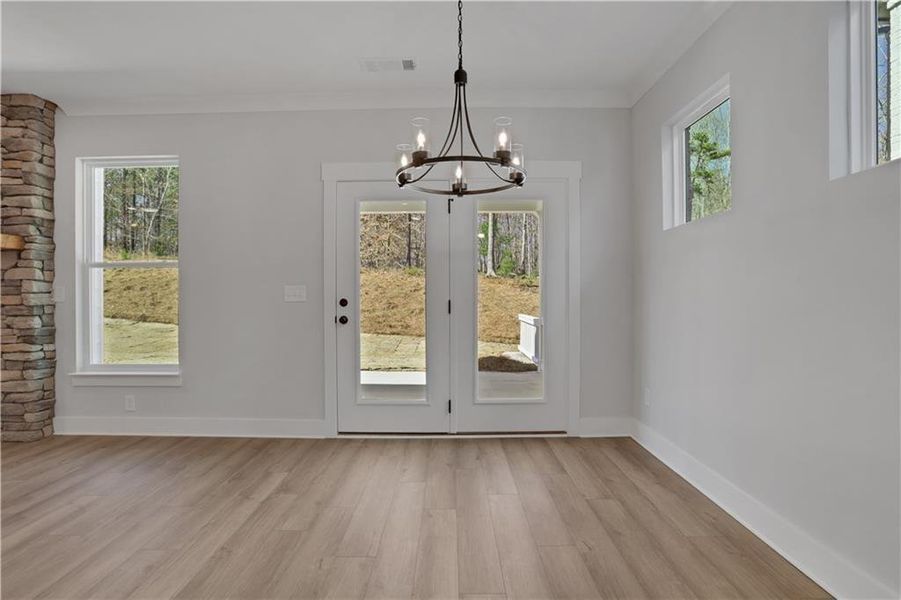 Spacious, unfurnished interior of a new home in Cambridge, Flowery Branch (Image 35).