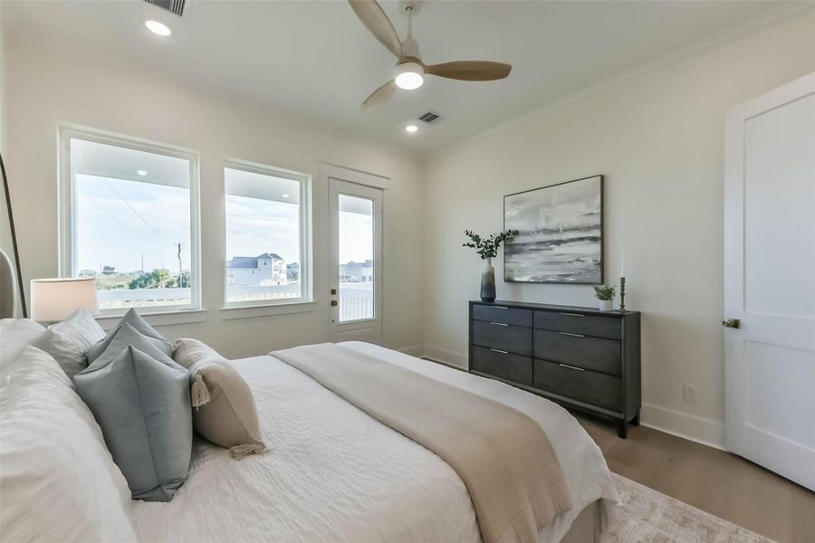 Furnished interior view inside a new home in , Galveston (Image 10).