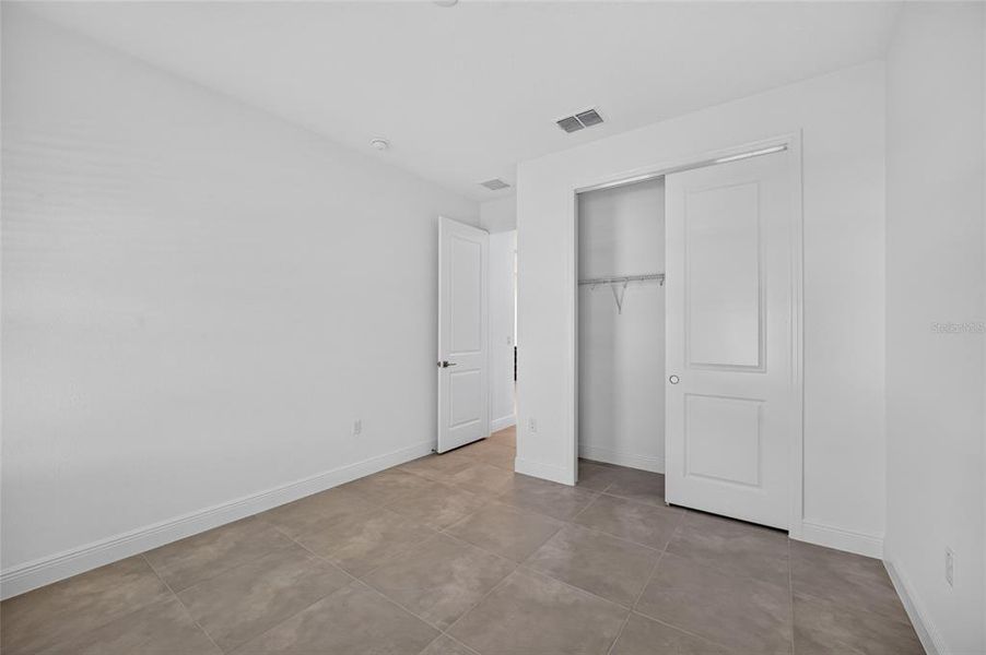 Spacious, unfurnished interior of a new home in , Ocala (Image 38).
