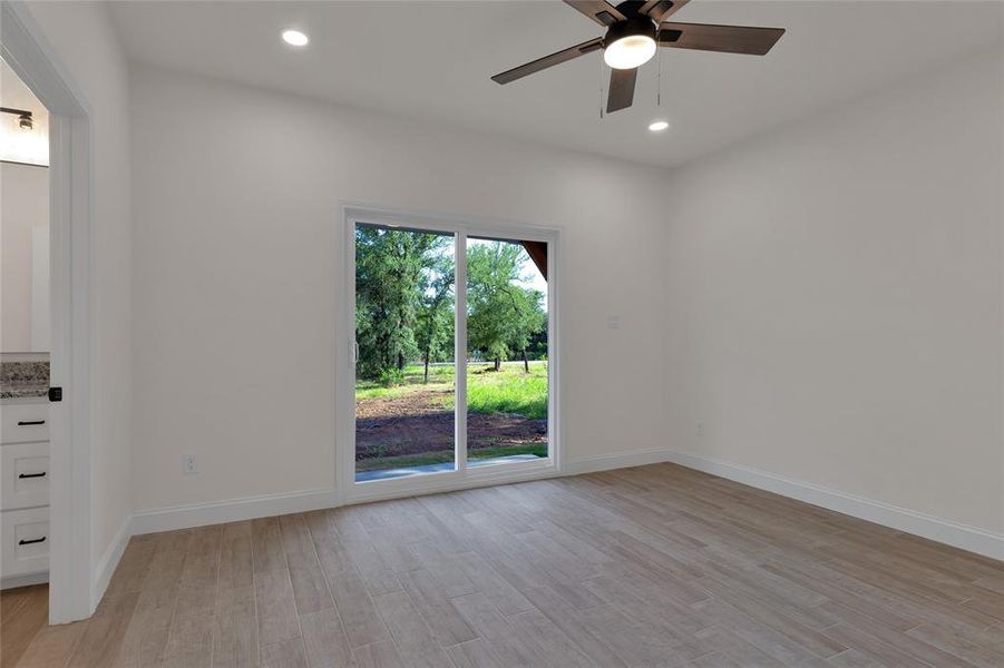 Spacious, unfurnished interior of a new home in , Mineral Wells (Image 36).