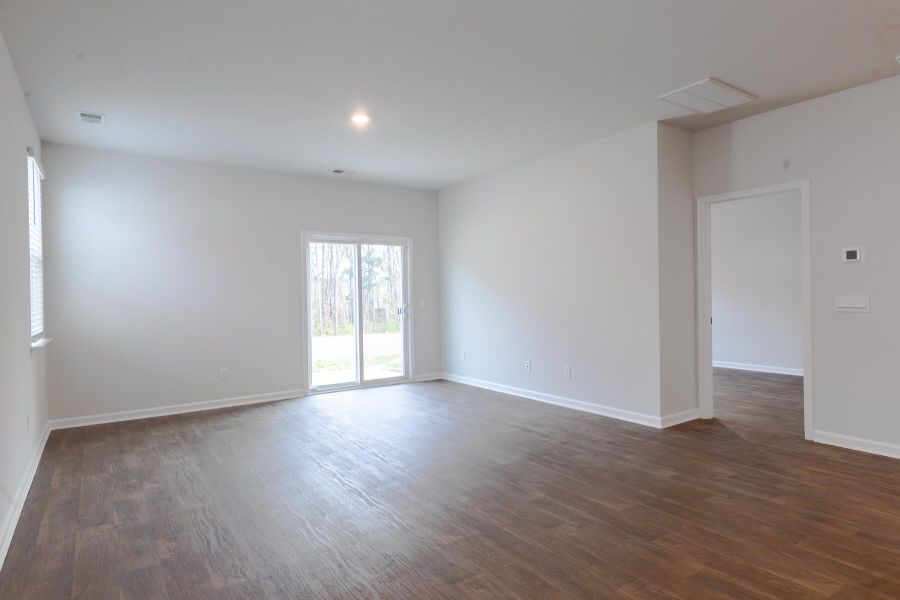 Spacious, unfurnished interior of a new home in , Summerville (Image 22).
