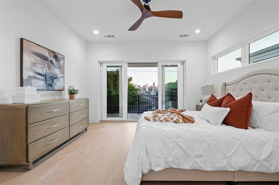 Furnished interior view inside a new home in , Dallas (Image 10).