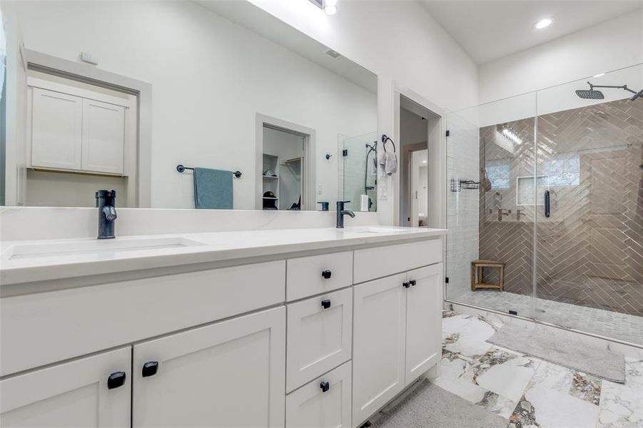 Furnished interior view inside a new home in , Dallas (Image 15).