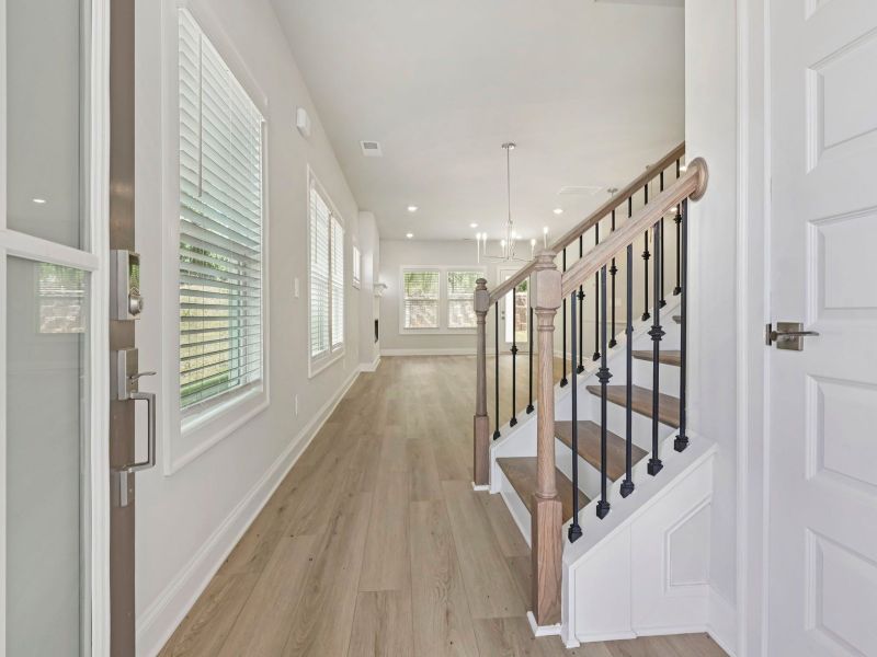 Spacious, unfurnished interior of a new home in Hemingway - Reserve Series, Cumming (Image 11).