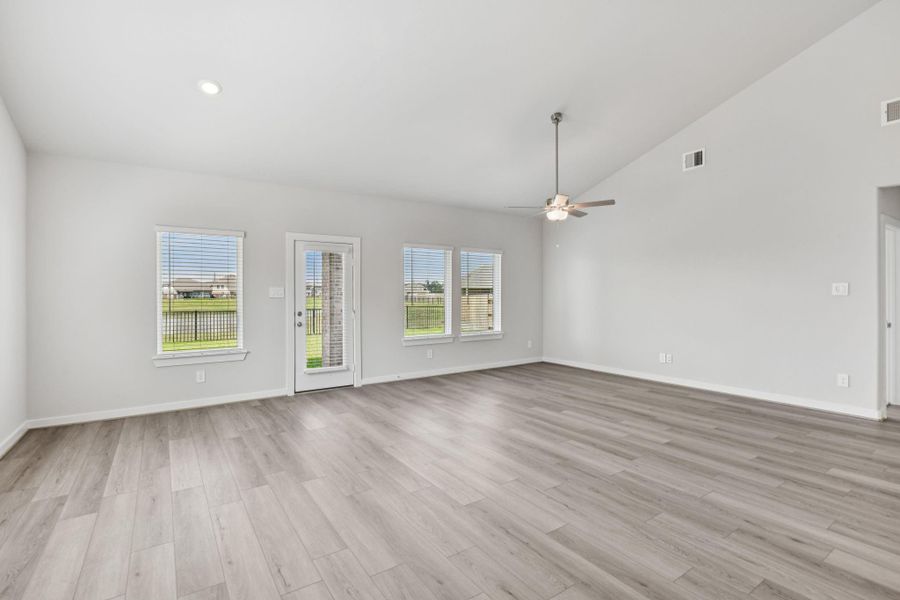 Spacious, unfurnished interior of a new home in Stewart's Ranch, Conroe (Image 36). Spacious, unfurnished interior of a new home in Stewart's Ranch, Conroe (Image 36).