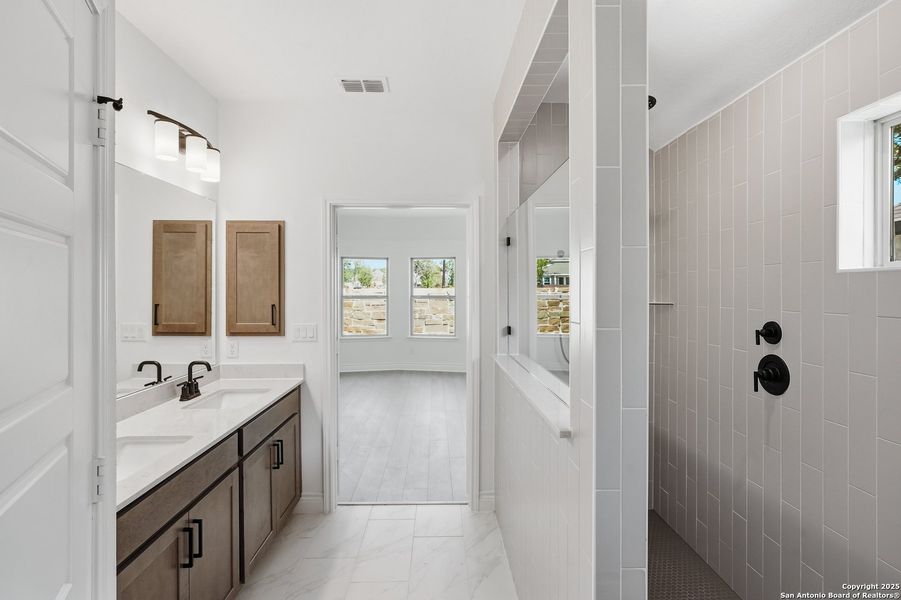 Furnished interior view inside a new home in Davis Ranch, San Antonio (Image 5). Furnished interior view inside a new home in Davis Ranch, San Antonio (Image 5).