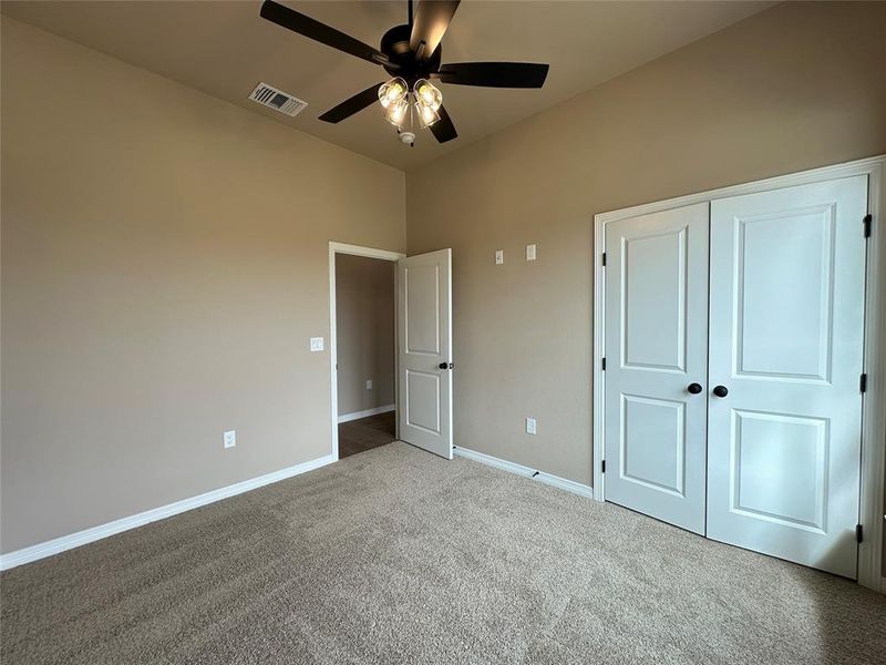 Spacious, unfurnished interior of a new home in , Lorena (Image 24).