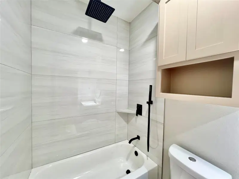 Close-up of interior finishes inside a home in , Santa Fe (Image 15).