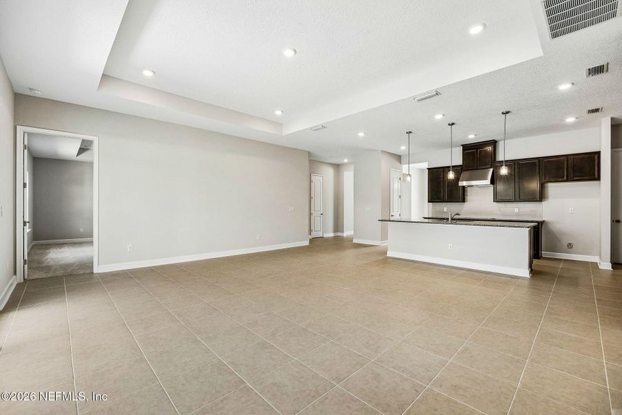 Spacious, unfurnished interior of a new home in , Jacksonville (Image 13).