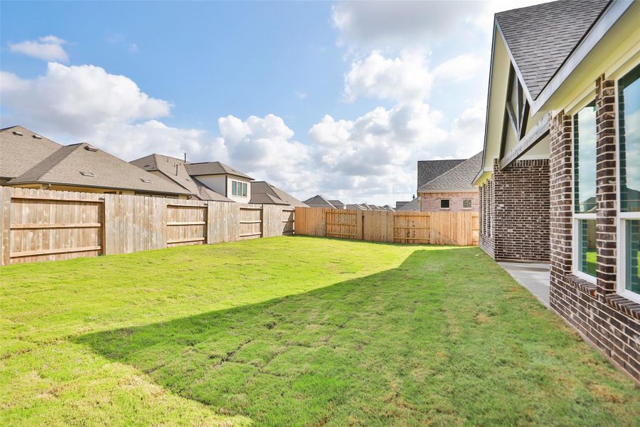 Exterior details and patio area of a home in Brookewater, Rosenberg (Image 26). Exterior details and patio area of a home in Brookewater, Rosenberg (Image 26).