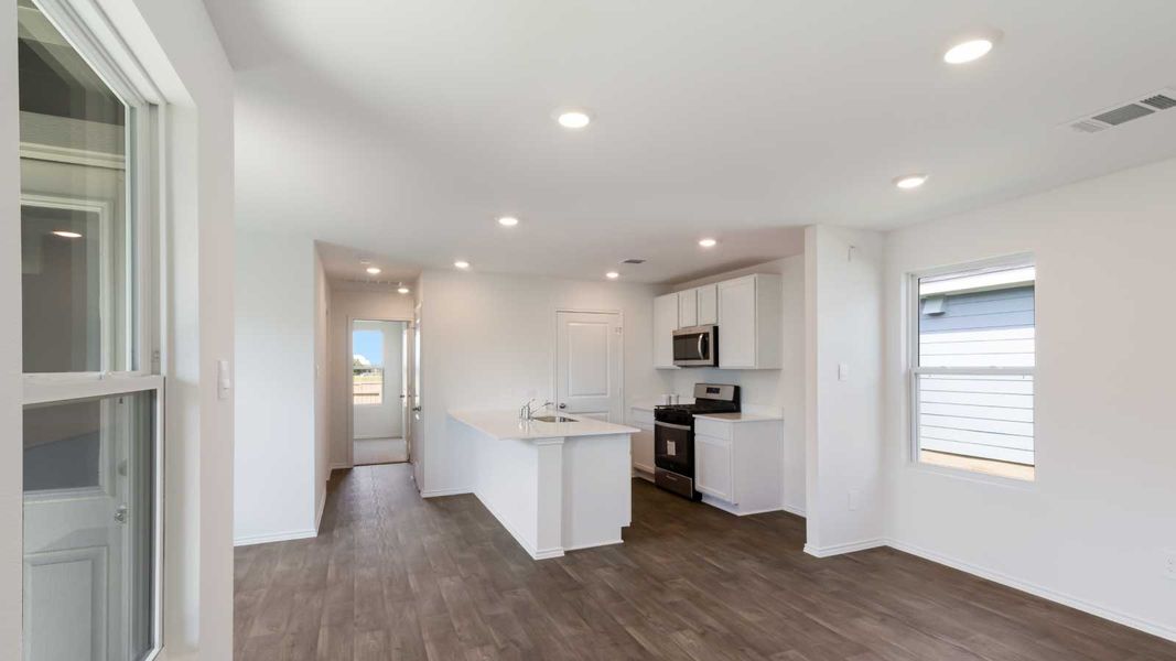 Image 18 representing the The Dahlia by D.R. Horton in Marigold, Kyle, TX.