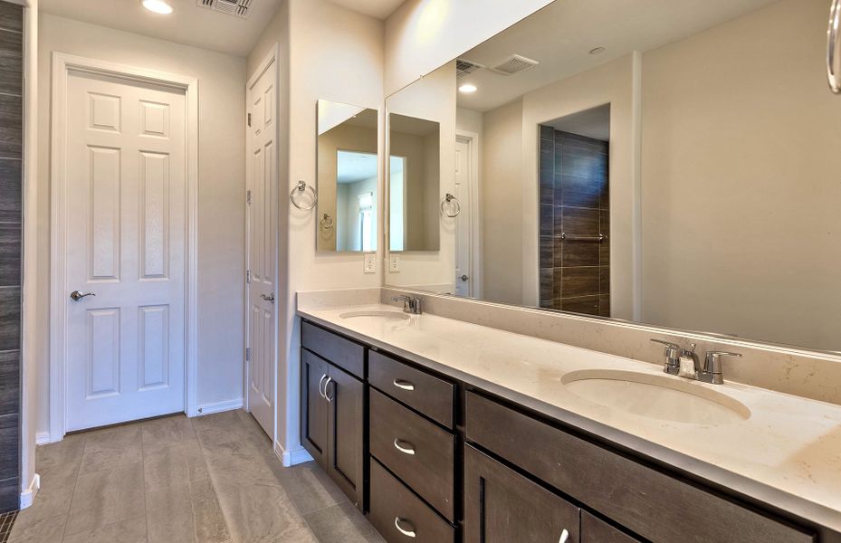Furnished interior view inside a new home in Vistoso Canyon Estates, Oro Valley (Image 9).