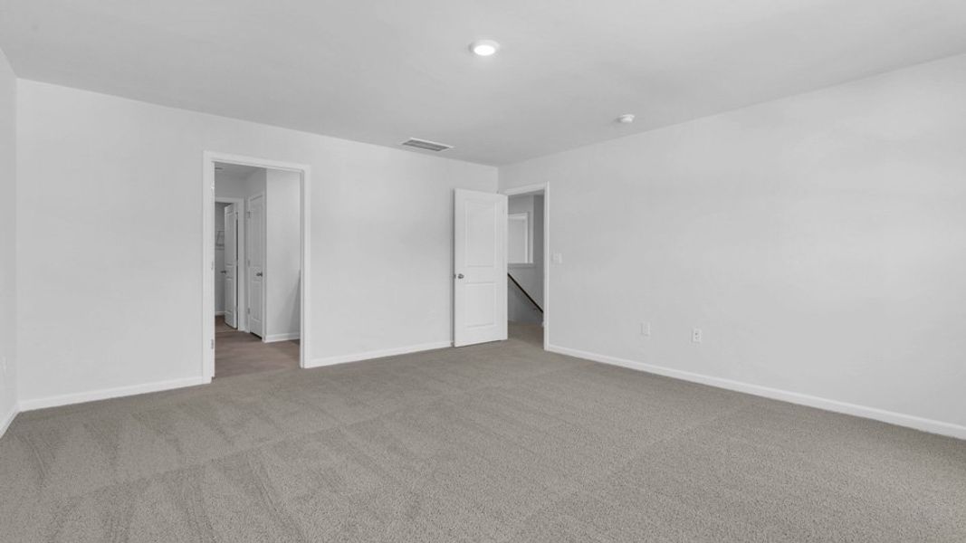 Spacious, unfurnished interior of a new home in The Preserve at Kinsley, Jamestown (Image 25).