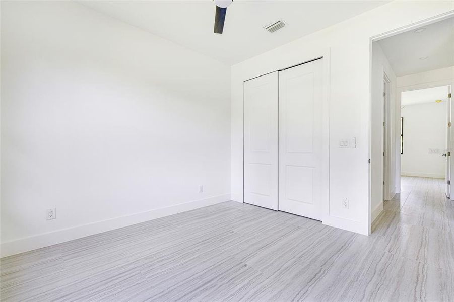 Spacious, unfurnished interior of a new home in , Port Charlotte (Image 15).