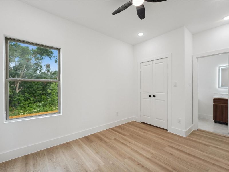 Spacious, unfurnished interior of a new home in , Houston (Image 20).