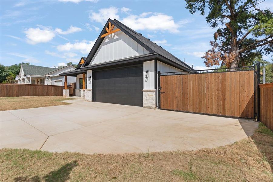 Exterior details and patio area of a home in , Fort Worth (Image 21).