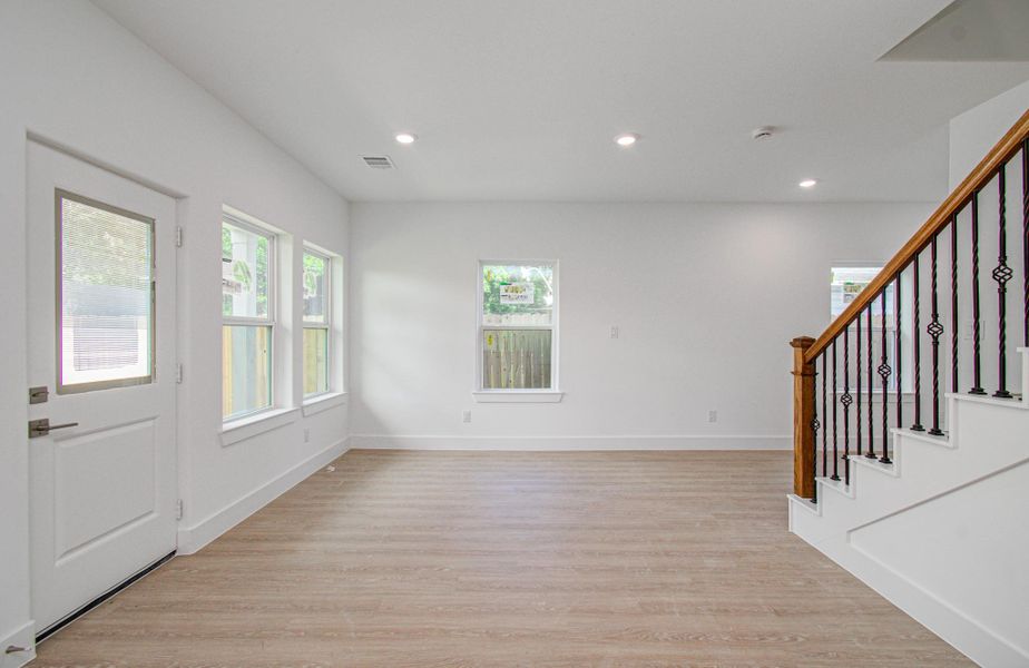 Spacious, unfurnished interior of a new home in , Houston (Image 28).