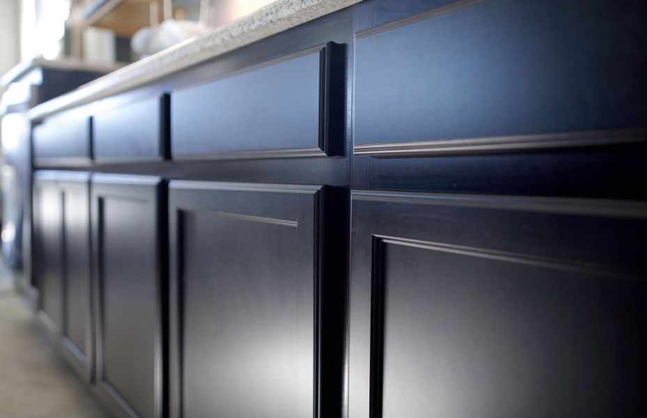 Representative interior finishes for a home built from the Coolidge by Pulte Homes in Saddleback at Santa Rita Ranch, Liberty Hill (Image 15).