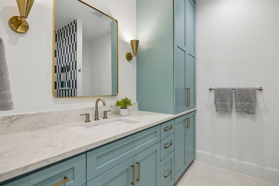 Furnished interior view inside a new home in , Dallas (Image 34).
