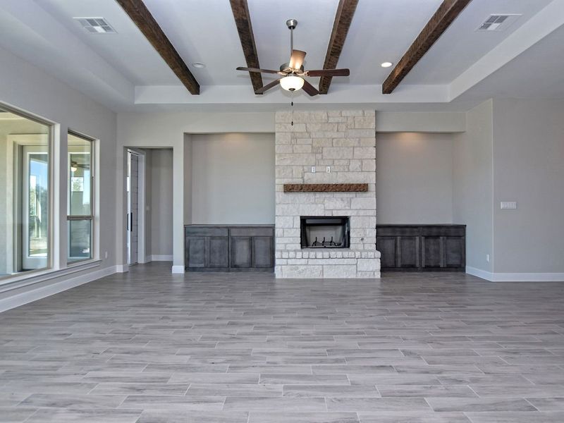 Representative unfurnished interior of a home built from the San Simeon I by Giddens Homes in Clearwater Ranch, Liberty Hill (Image 431).